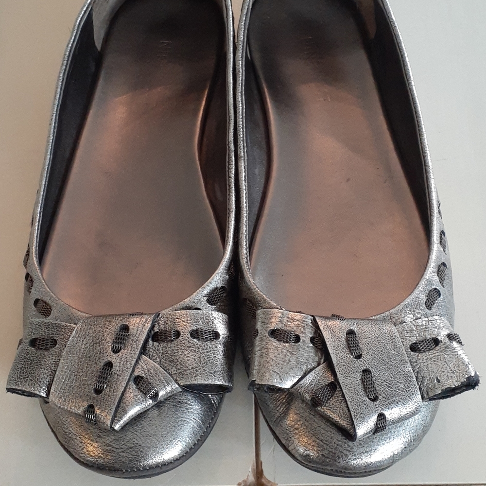 # Pewter Nine West ballet flats with bows